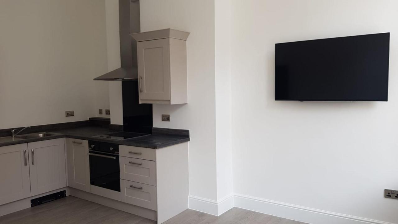 16 Queen Avenue City Centre Serviced Apartment W Free Parking Liverpool Exteriör bild