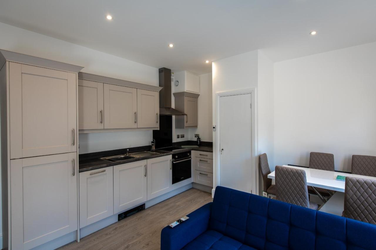 16 Queen Avenue City Centre Serviced Apartment W Free Parking Liverpool Exteriör bild