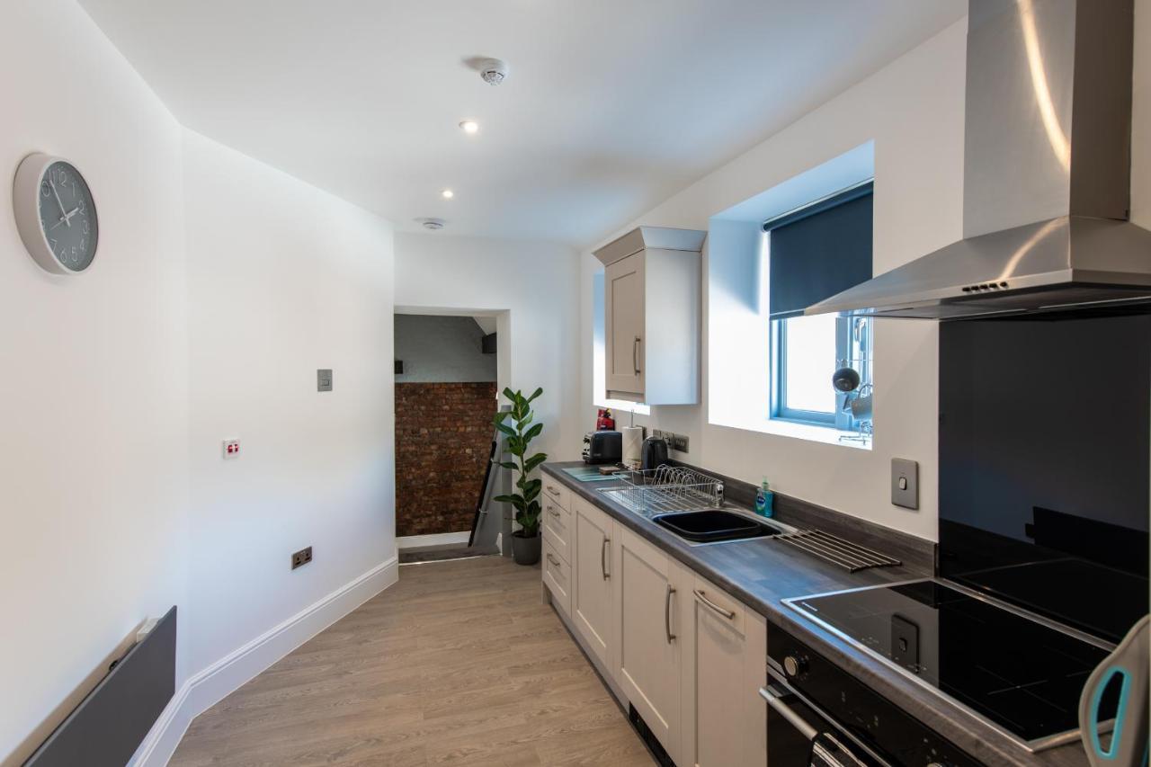 16 Queen Avenue City Centre Serviced Apartment W Free Parking Liverpool Exteriör bild